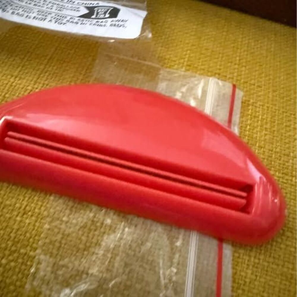 Red Plastic Toothpaste Tube Squeezer - Picture 3 of 4